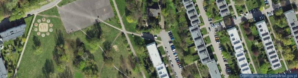 Zdjęcie satelitarne Paczkomat InPost LOD77M