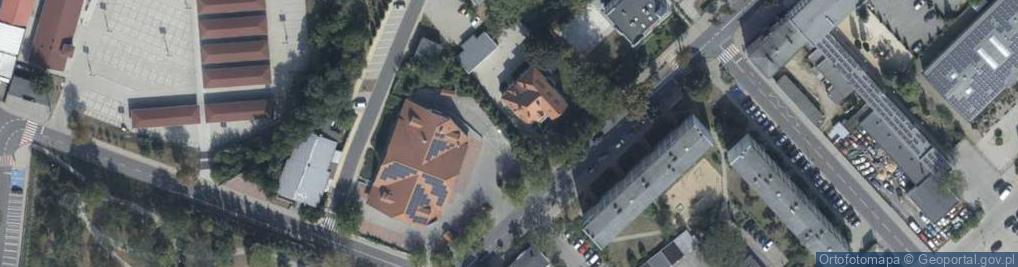 Zdjęcie satelitarne Paczkomat InPost OBW06M