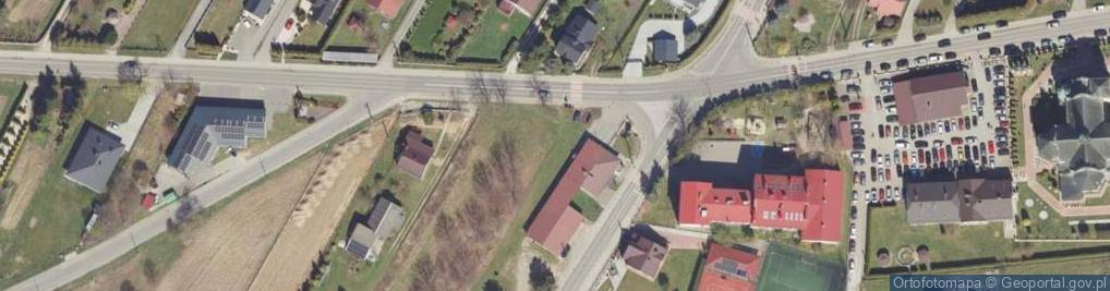 Zdjęcie satelitarne Paczkomat InPost RWI01M