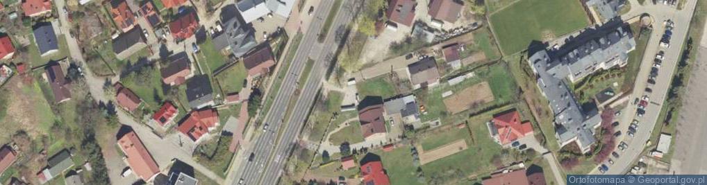 Zdjęcie satelitarne Paczkomat InPost RZE58M