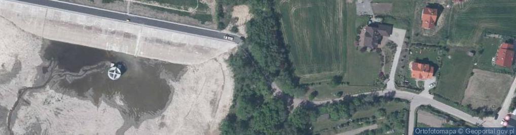 Zdjęcie satelitarne Paczkomat InPost SUST01M