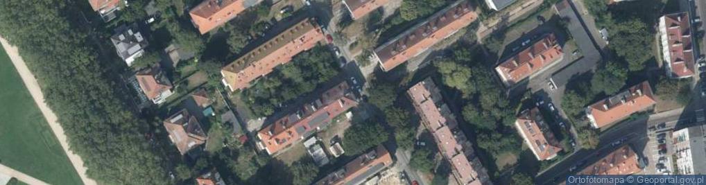 Zdjęcie satelitarne Paczkomat InPost SZC28N