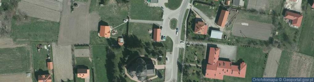 Zdjęcie satelitarne Paczkomat InPost TRKQ01BAPP