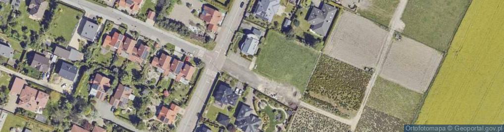 Zdjęcie satelitarne Paczkomat InPost TYC44M