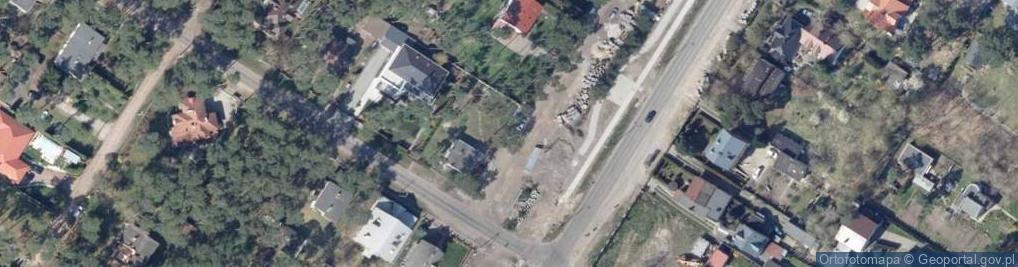 Zdjęcie satelitarne Paczkomat InPost WLO01M