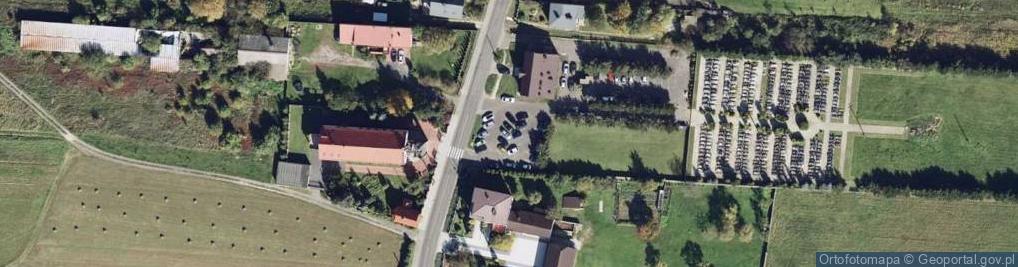 Zdjęcie satelitarne przy cmentarzu i kościele