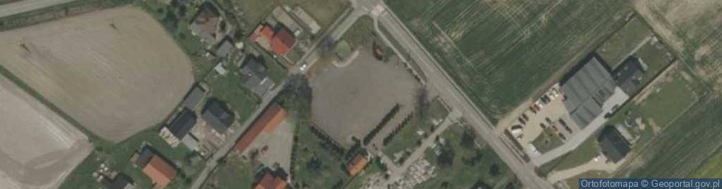 Zdjęcie satelitarne Przy kościele i cmentarzu