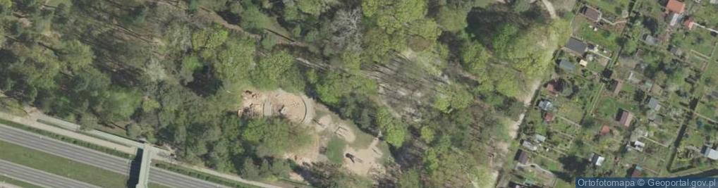 Zdjęcie satelitarne Bezpieczny plac zabaw w Zwierzyncu