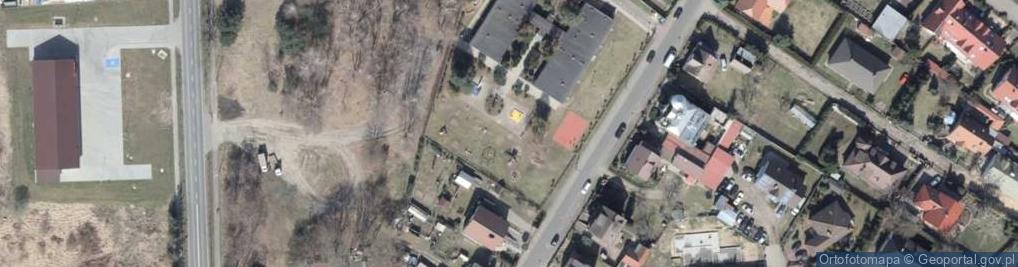 Zdjęcie satelitarne Plac zabaw, Ogródek