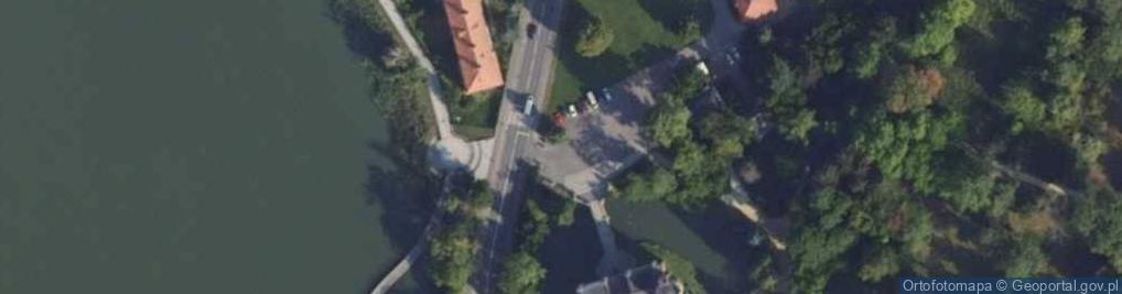 Zdjęcie satelitarne Parking przy zamku i arboretum