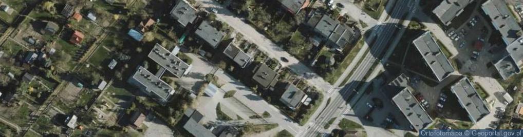 Zdjęcie satelitarne Biedronka. Domki turystyczne.