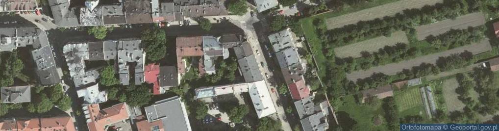 Zdjęcie satelitarne Krakow Rooftop Vista!
