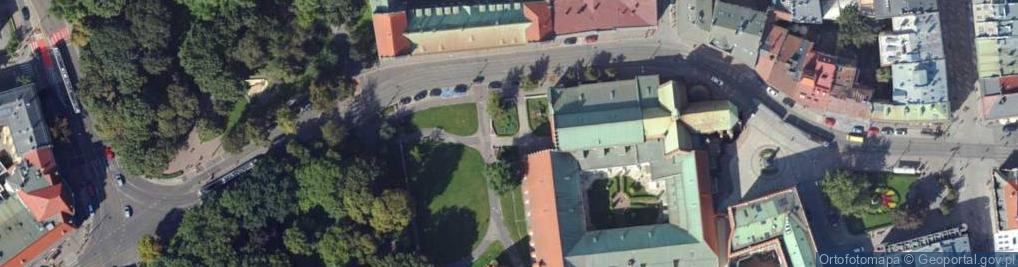 Zdjęcie satelitarne Kard. Adam Sapieha