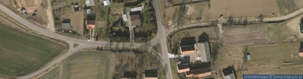 Zdjęcie satelitarne Krzyże pokutne stawiane przez zabójców w miejscu zbrodni