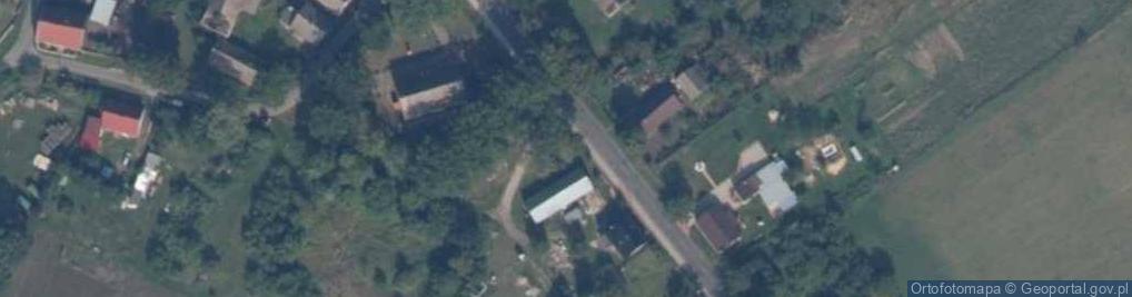 Zdjęcie satelitarne Mieszkańcom wsi poległym w I wojnie światowej.