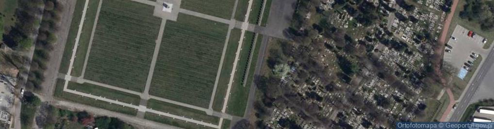 Zdjęcie satelitarne Pamięci pochowanych na tym cmentarzu żołnierzy Wojska Polskiego