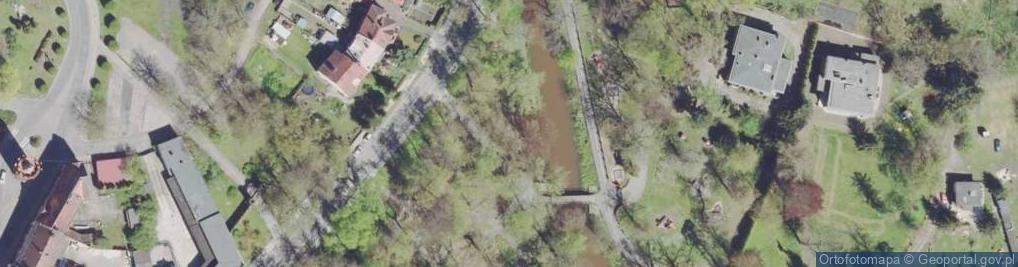 Zdjęcie satelitarne Pomnik - kamień z tablicą Adam Mickiewicz 1798-1855 w setną roc