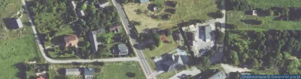 Zdjęcie satelitarne Pomnik ku czci poległych partyzantów w czasie II wojny światowe