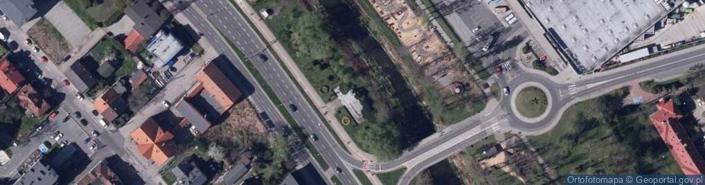 Zdjęcie satelitarne Pomnik ku czci poległych za Polskę Ludową