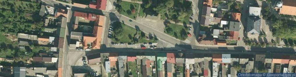 Zdjęcie satelitarne pomnik ku czci poległym powstańcom i obrońcom ojczyzny