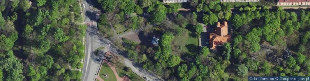 Zdjęcie satelitarne Pomnik Nieznanego żołnierza, wzniesiony dla uczczenia żołnierzy