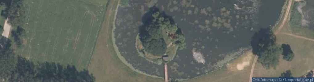 Zdjęcie satelitarne Pomnik upamiętniający poległych w czasie II wojny światowej