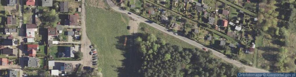 Zdjęcie satelitarne Symboliczna mogiła Jana Giemzy w miejscu, na którym został zamo
