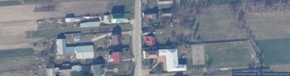 Zdjęcie satelitarne tablica na budynku
