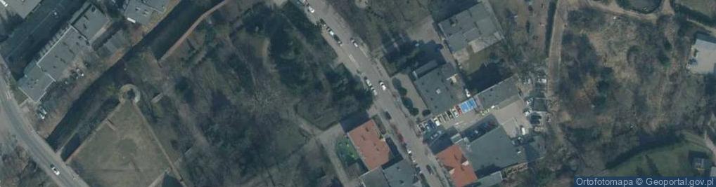 Zdjęcie satelitarne Tablice pamiątkowe z herbami miast partnerskich