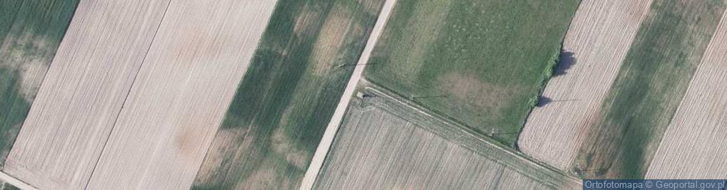 Zdjęcie satelitarne Tu Spoczywają Żołnierze Wojska Polskiego którzy Polegli w sierp
