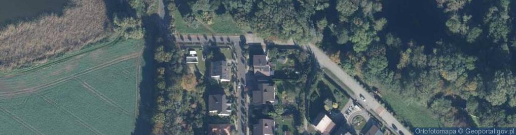 Zdjęcie satelitarne And More