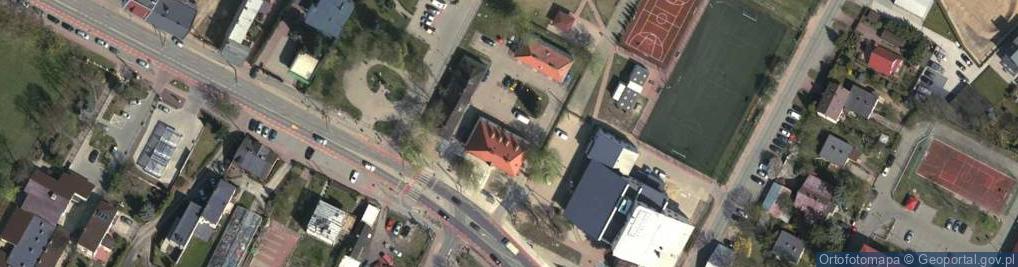 Zdjęcie satelitarne Basen przy Gminnym Centrum Kultury i Sportu