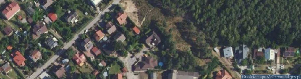 Zdjęcie satelitarne Celestynowski Klub Sportowy