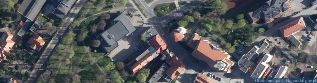 Zdjęcie satelitarne Dzierżoniowski Ośrodek Kultury w Dzierżoniowie