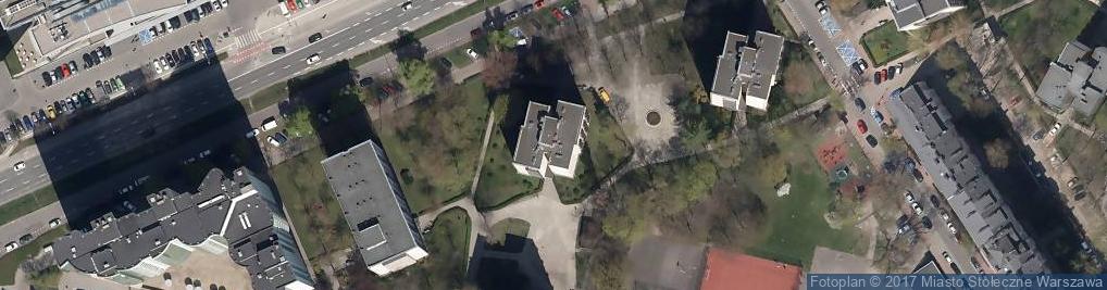 Zdjęcie satelitarne Get Dressed