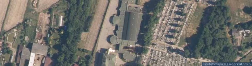 Zdjęcie satelitarne Gminna Hala Sportowa w Ujeździe