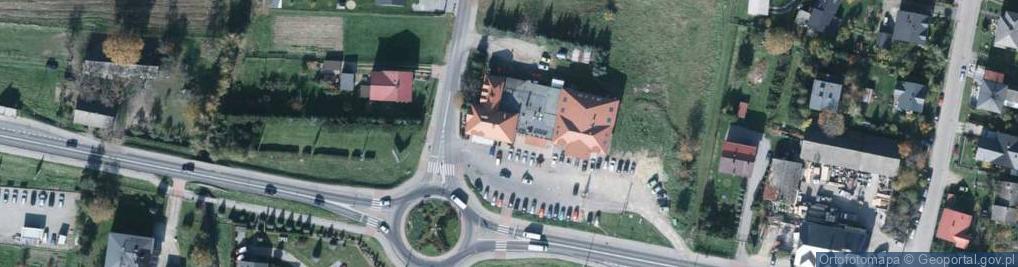 Zdjęcie satelitarne Gminna Spółdzielnia Samopomoc Chłopska w Porąbce z S w Kobiernicach