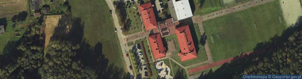 Zdjęcie satelitarne Gminna Szkoła Podstawowa z Oddziałami Integracyjnymi im KS Jerzego Popiełuszki w Świerczyńcu