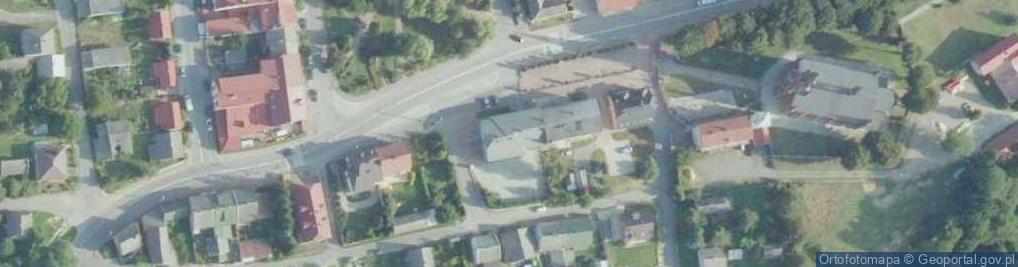 Zdjęcie satelitarne Gminny Klub Sportowy w Iwaniskach