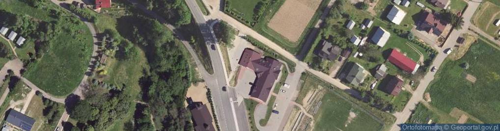 Zdjęcie satelitarne Gminny Ośrodek Kultury Sportu i Turystyki w Solinie z S w Polańczyku
