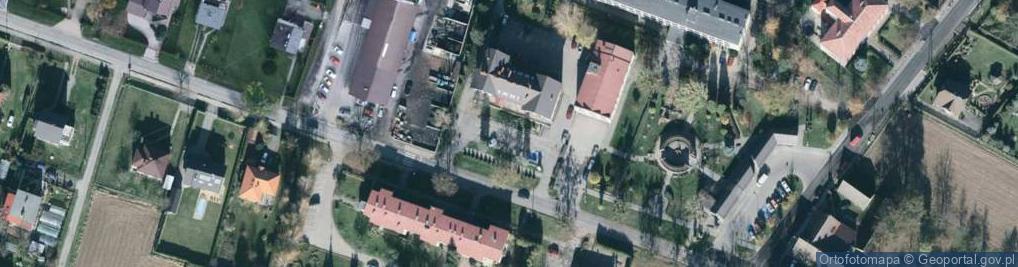 Zdjęcie satelitarne Gminny Zespół Obsługi Szkół i Przedszkoli w Dębowcu