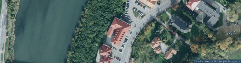 Zdjęcie satelitarne Gminny Zespół Obsługi Szkół i Przedszkoli w Porąbce