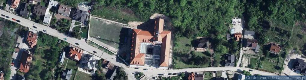 Zdjęcie satelitarne Gminny Zespół Szkół w Kazimierzu Dolnym Liceum Ogólnokształcące