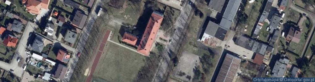 Zdjęcie satelitarne II Liceum Ogólnokształcące im Jana Pawła II w Zduńskiej Woli
