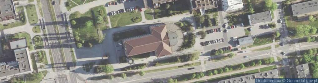 Zdjęcie satelitarne Katolicki Klub Sportowy Victoria przy Bazylice Matki Bożej Królowej Polski w Stalowej Woli