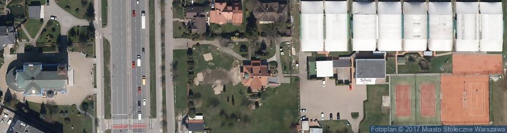 Zdjęcie satelitarne L And L Court Club
