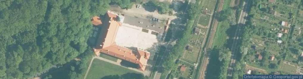 Zdjęcie satelitarne Łucznicze Towarzystwo Sportowe Zamek Suski
