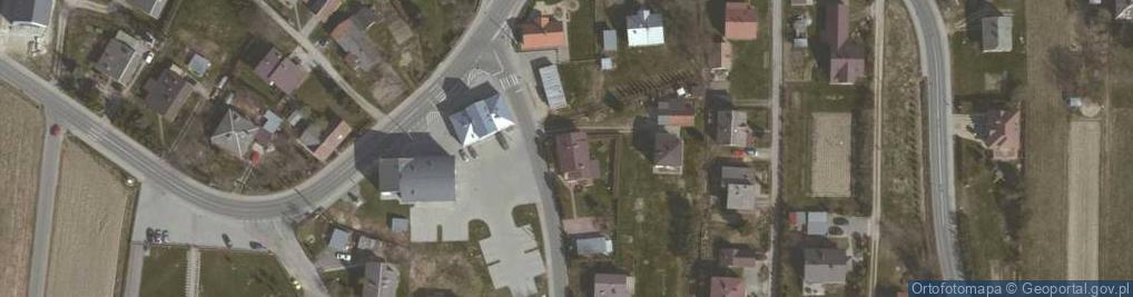 Zdjęcie satelitarne Ludowy Uczniowski Klub Sportowy Wisłok Krościenko Wyżne