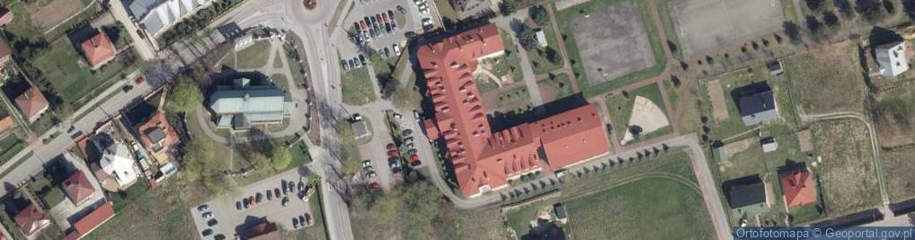 Zdjęcie satelitarne Publiczna Szkoła Podstawowa nr 1 im Jana Pawła II w Dąbrowie Tarnowskiej