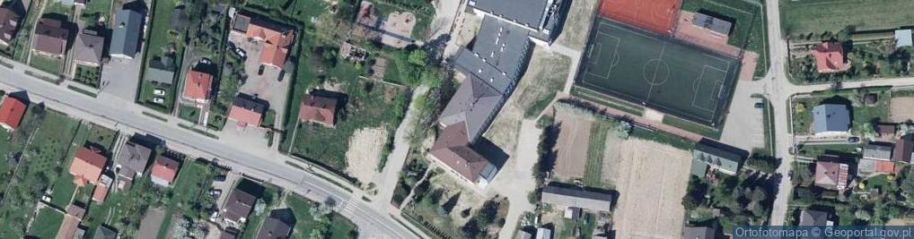 Zdjęcie satelitarne Publiczne Gimnazjum w Gołębiu